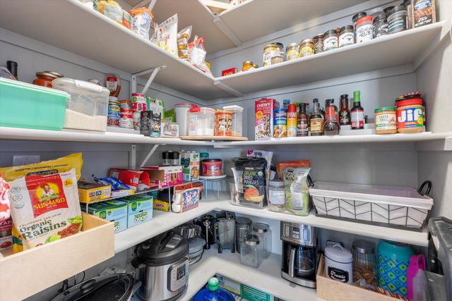 704 Gregg Road NE, Rio Rancho, NM 87124