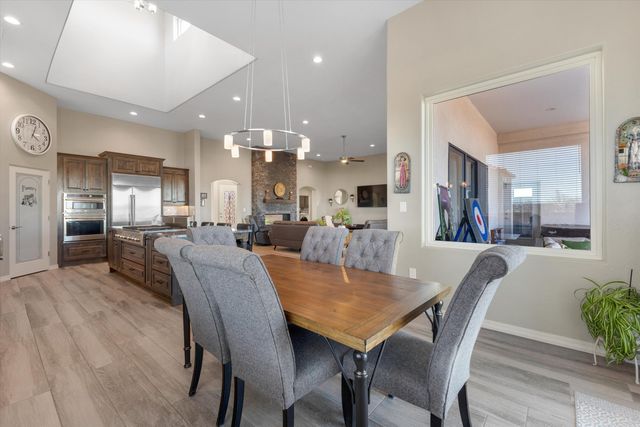 704 Gregg Road NE, Rio Rancho, NM 87124