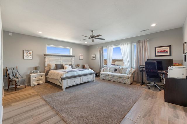 704 Gregg Road NE, Rio Rancho, NM 87124