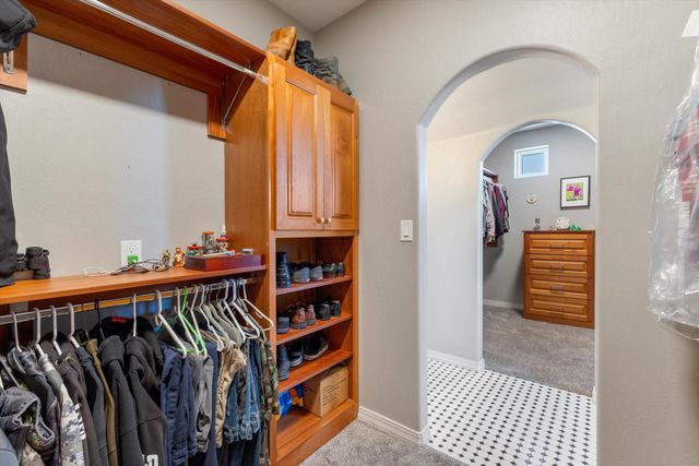 704 Gregg Road NE, Rio Rancho, NM 87124