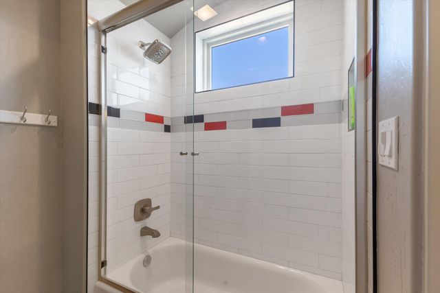 704 Gregg Road NE, Rio Rancho, NM 87124