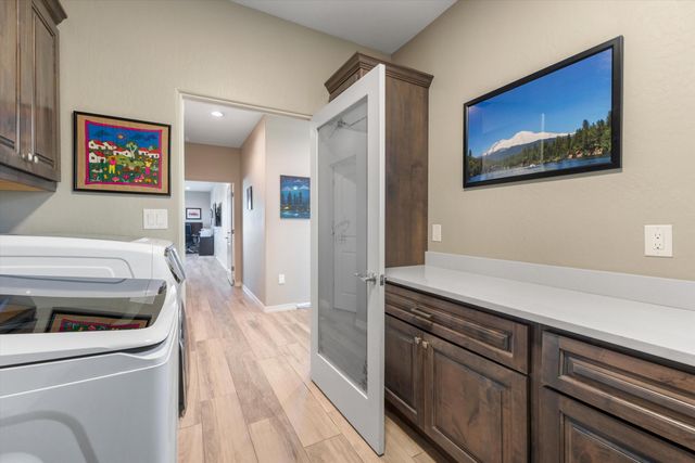 704 Gregg Road NE, Rio Rancho, NM 87124