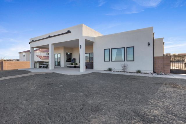 704 Gregg Road NE, Rio Rancho, NM 87124