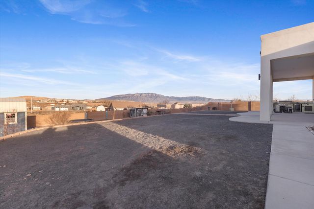 704 Gregg Road NE, Rio Rancho, NM 87124