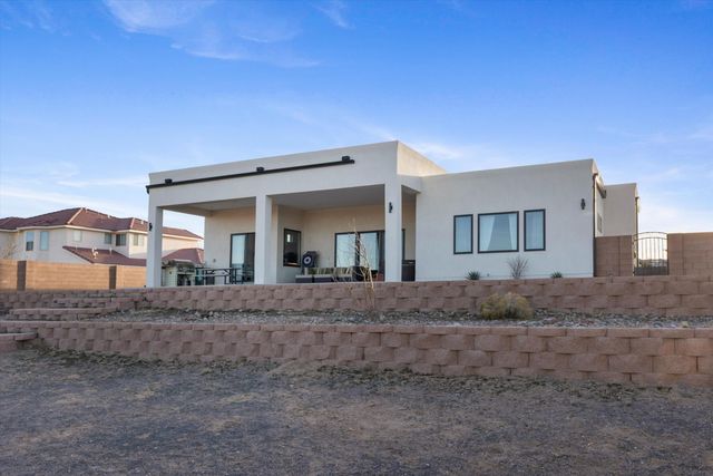 704 Gregg Road NE, Rio Rancho, NM 87124