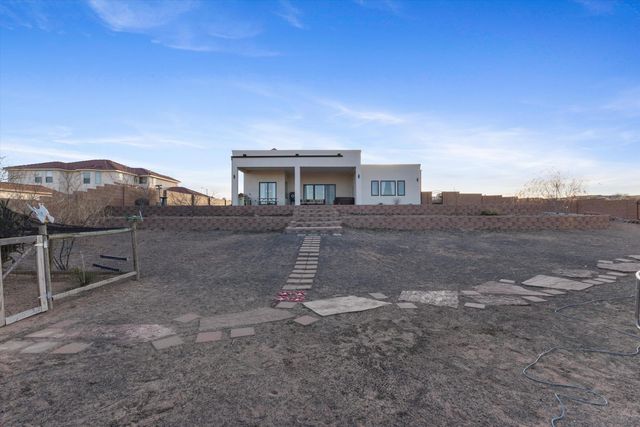 704 Gregg Road NE, Rio Rancho, NM 87124