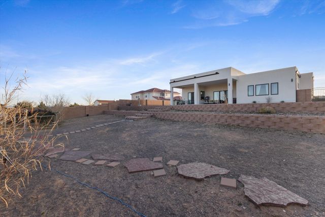 704 Gregg Road NE, Rio Rancho, NM 87124