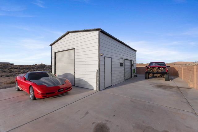 704 Gregg Road NE, Rio Rancho, NM 87124