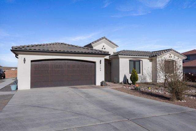 704 Gregg Road NE, Rio Rancho, NM 87124