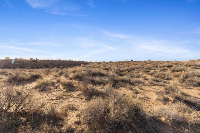 704 Gregg Road NE, Rio Rancho, NM 87124