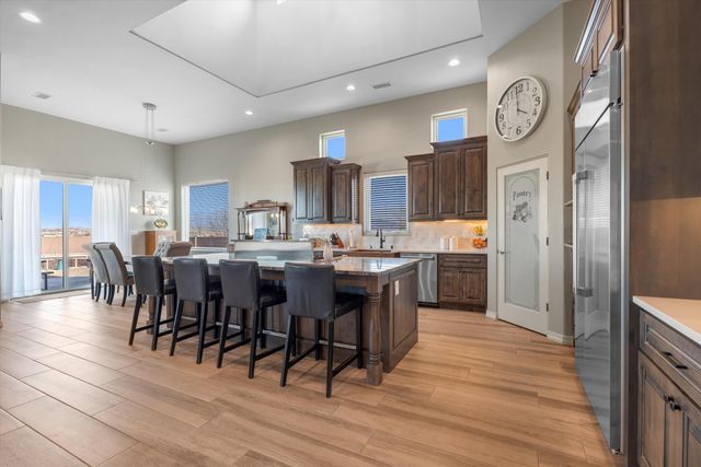 704 Gregg Road NE, Rio Rancho, NM 87124