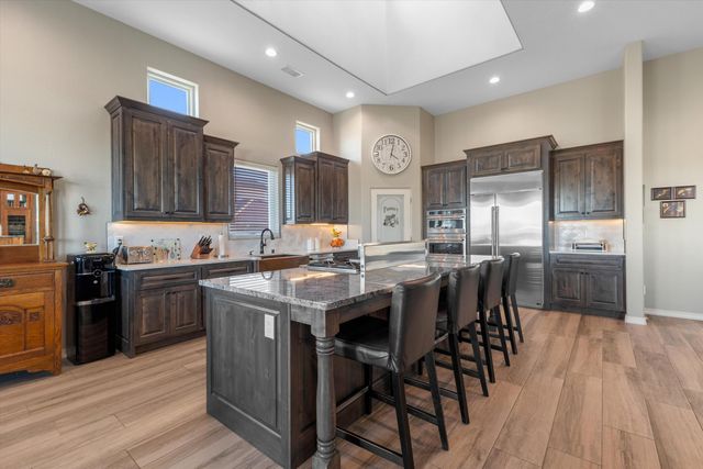 704 Gregg Road NE, Rio Rancho, NM 87124