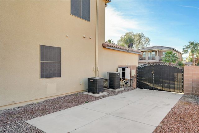 8810 Arroyo Azul Street, Las Vegas, NV 89131