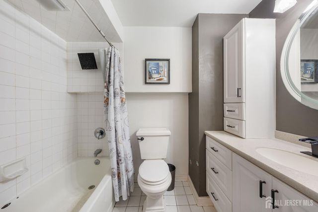 40 Fayette Street 64, Perth Amboy, NJ 08861