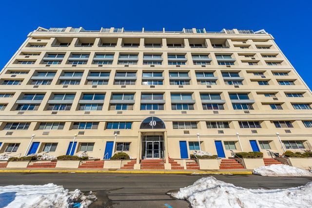 40 Fayette Street 64, Perth Amboy, NJ 08861