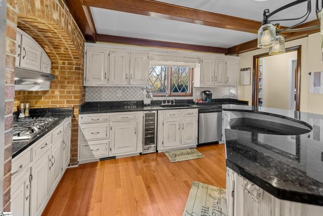 101 Pinewood Drive, Piedmont, SC 29673