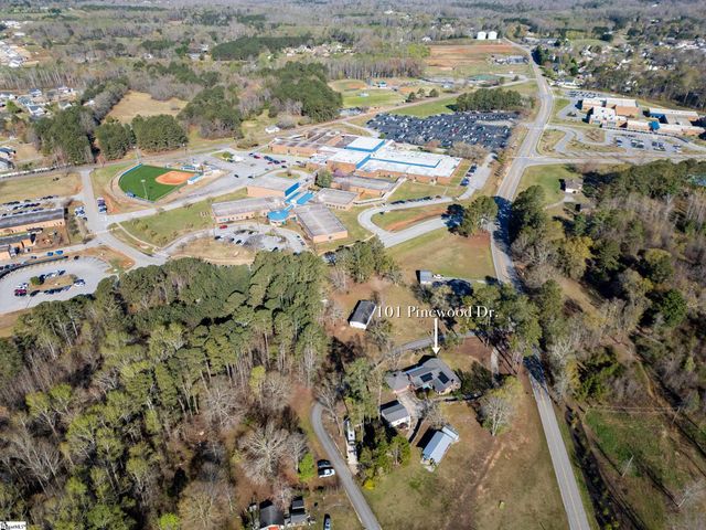 101 Pinewood Drive, Piedmont, SC 29673