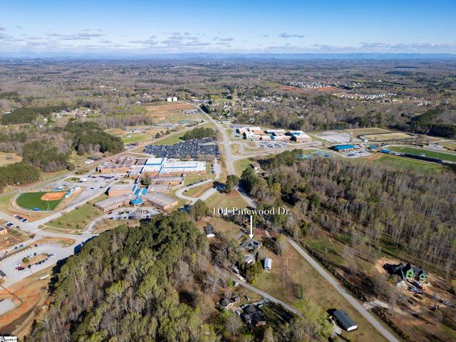 101 Pinewood Drive, Piedmont, SC 29673