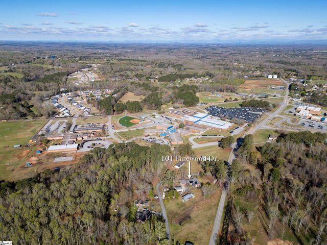 101 Pinewood Drive, Piedmont, SC 29673