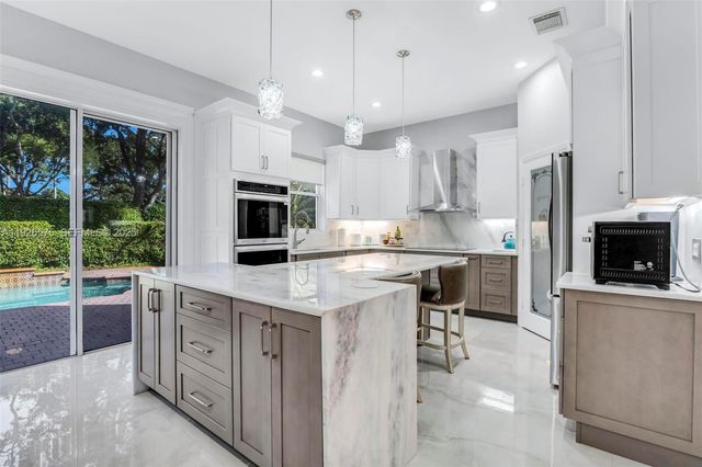 7665 NW 19th Ct, Pembroke Pines, FL 33024