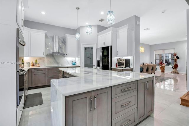 7665 NW 19th Ct, Pembroke Pines, FL 33024