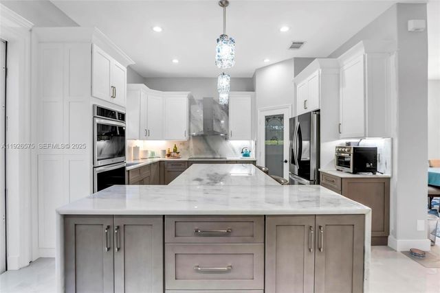 7665 NW 19th Ct, Pembroke Pines, FL 33024