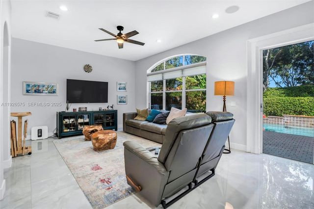 7665 NW 19th Ct, Pembroke Pines, FL 33024