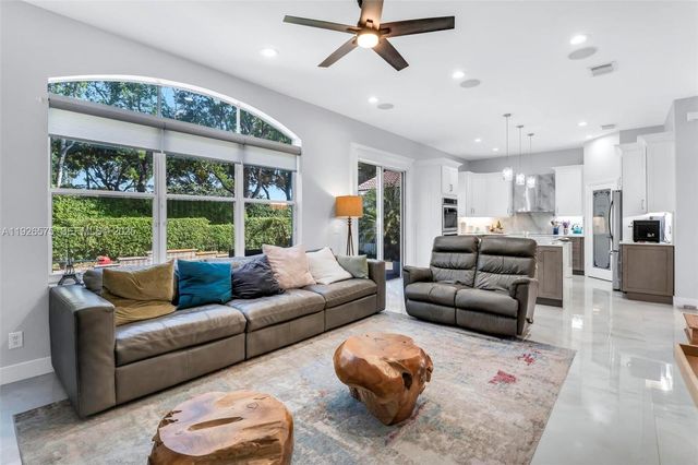 7665 NW 19th Ct, Pembroke Pines, FL 33024