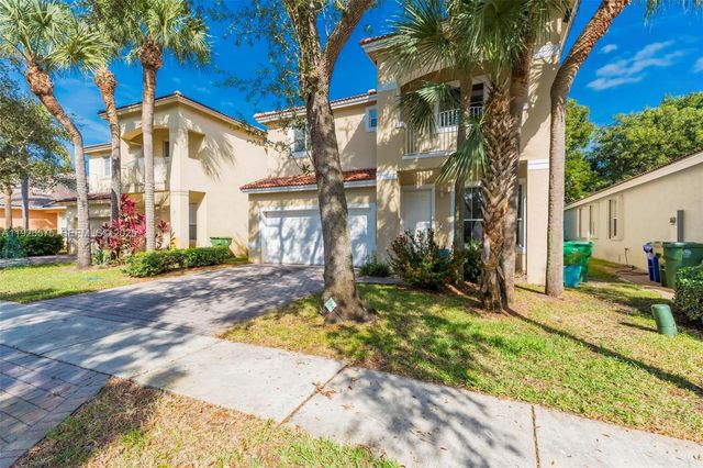 7665 NW 19th Ct, Pembroke Pines, FL 33024