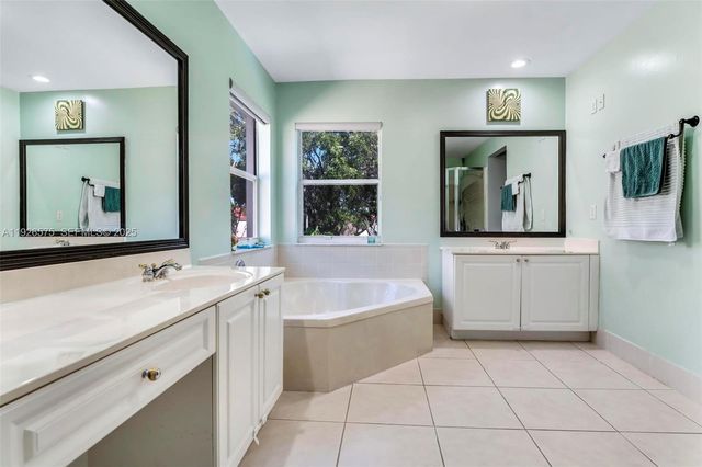 7665 NW 19th Ct, Pembroke Pines, FL 33024