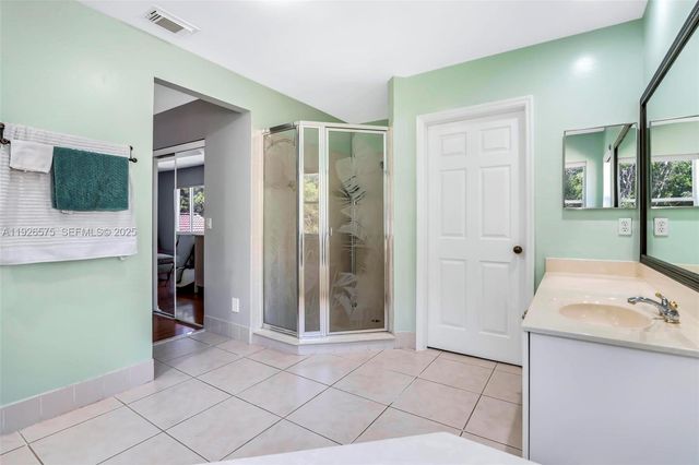 7665 NW 19th Ct, Pembroke Pines, FL 33024