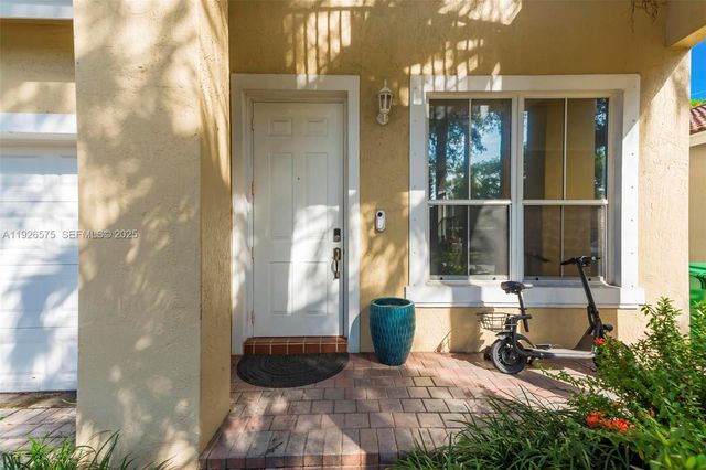 7665 NW 19th Ct, Pembroke Pines, FL 33024