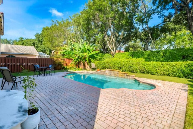 7665 NW 19th Ct, Pembroke Pines, FL 33024