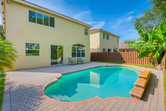7665 NW 19th Ct, Pembroke Pines, FL 33024