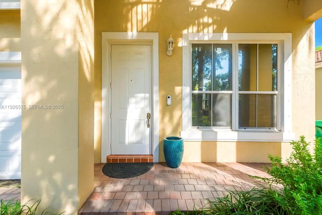 7665 NW 19th Ct, Pembroke Pines, FL 33024