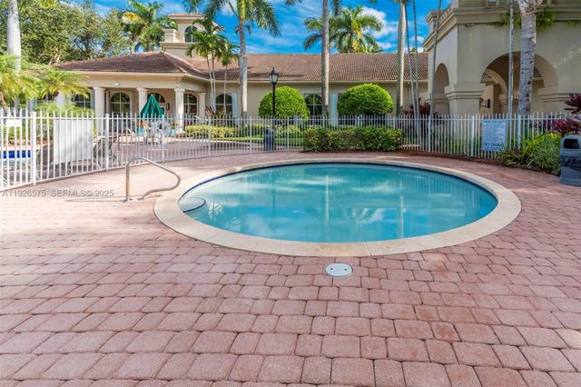 7665 NW 19th Ct, Pembroke Pines, FL 33024