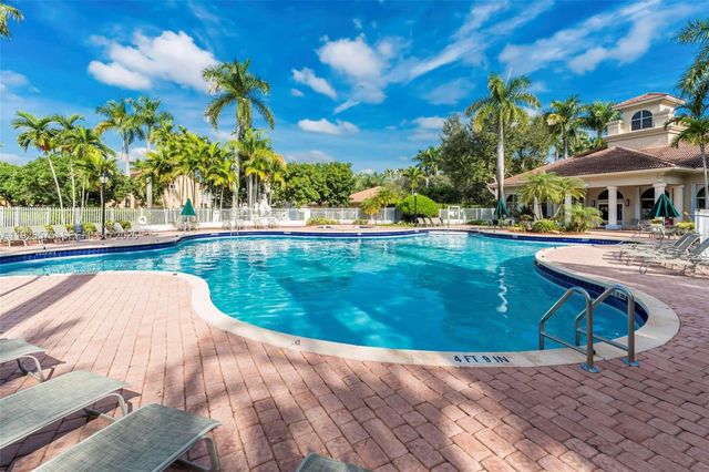 7665 NW 19th Ct, Pembroke Pines, FL 33024