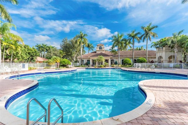 7665 NW 19th Ct, Pembroke Pines, FL 33024