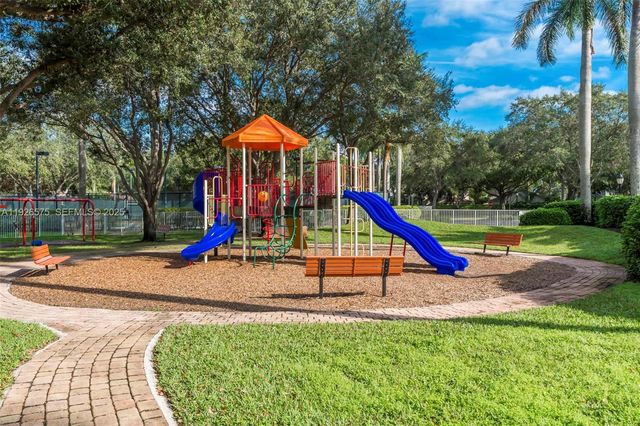 7665 NW 19th Ct, Pembroke Pines, FL 33024