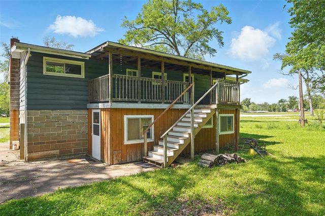 430 N Shore Drive, St Charles, MO 63301