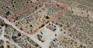 210 Avenue X, Llano, CA 93544