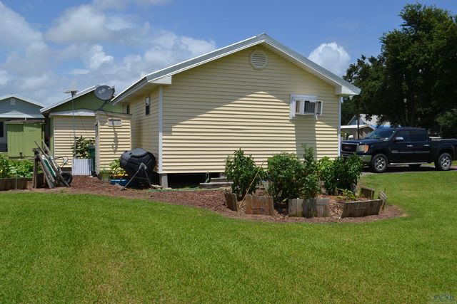 138 Armand St, Golden Meadow, LA 70357
