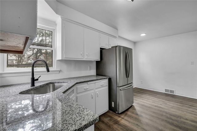 4413 Torrington Avenue, Parma, OH 44134