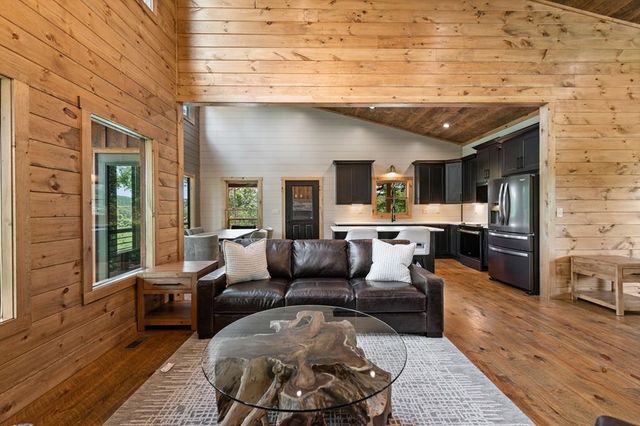 416 Windy Valley Trail, Blue Ridge, GA 30513