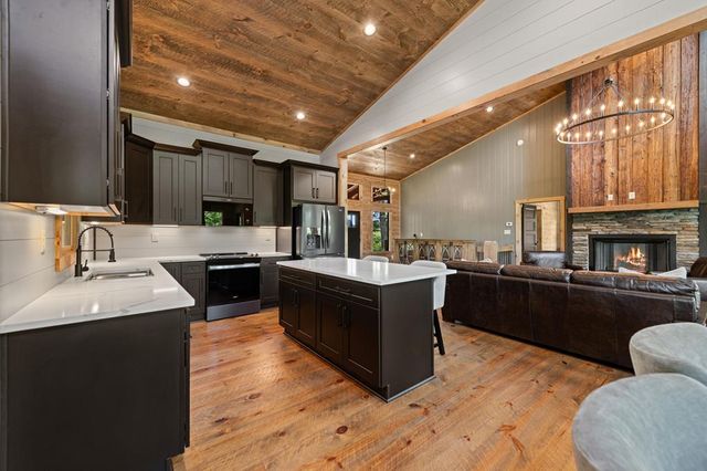 416 Windy Valley Trail, Blue Ridge, GA 30513