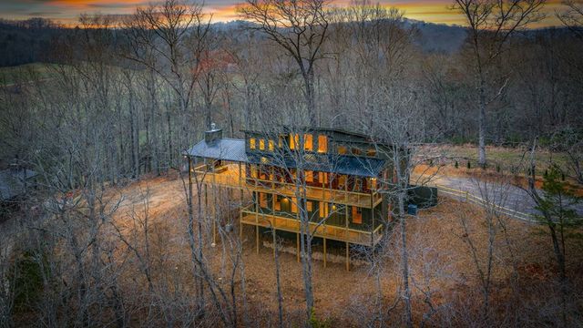 416 Windy Valley Trail, Blue Ridge, GA 30513