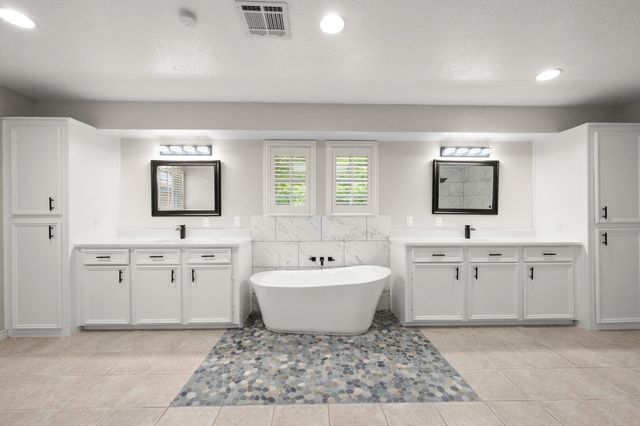 2418 Pebble Lake Drive, Magnolia, TX 77354