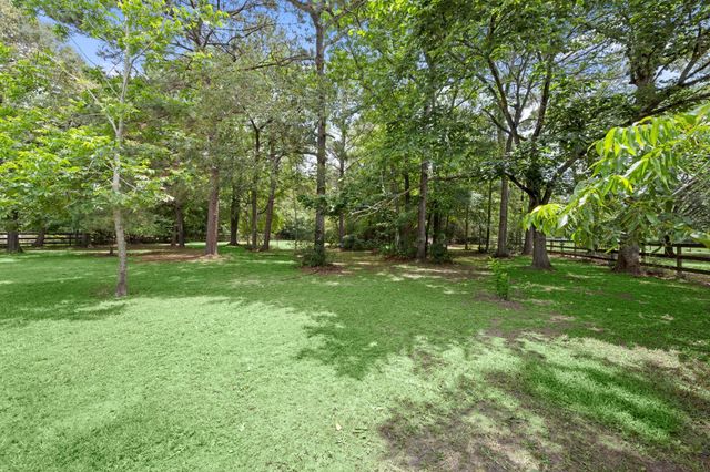 2418 Pebble Lake Drive, Magnolia, TX 77354