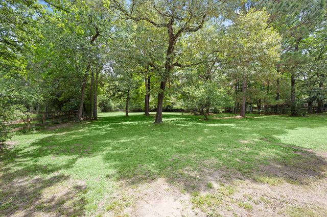 2418 Pebble Lake Drive, Magnolia, TX 77354