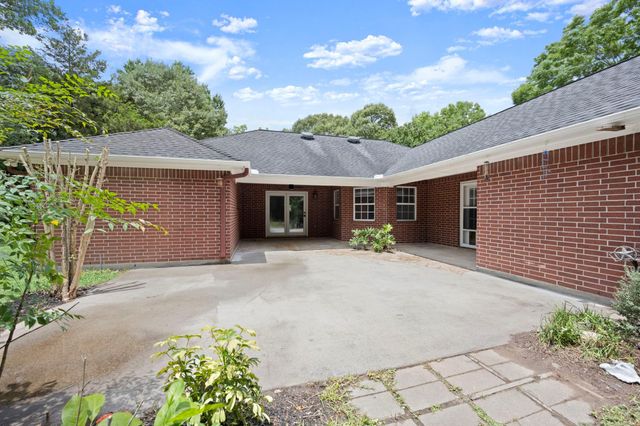 2418 Pebble Lake Drive, Magnolia, TX 77354
